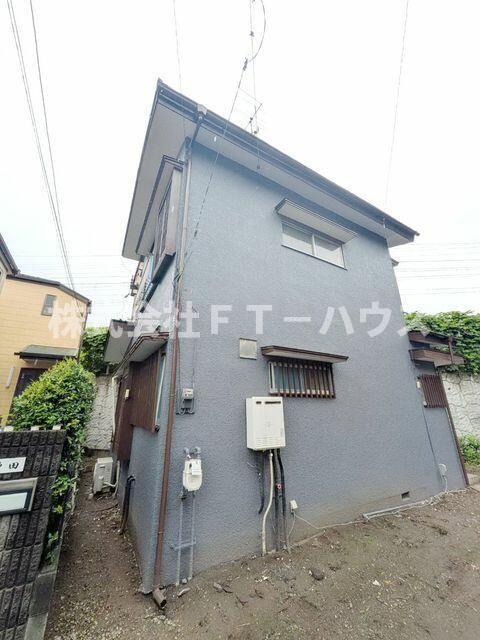 西佐津間１丁目戸建のエントランス