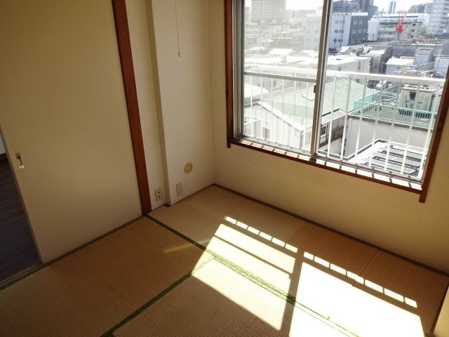 成田ビルの和室