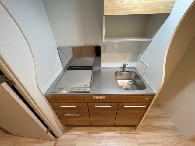 セレニテ本町東リアンのキッチン
