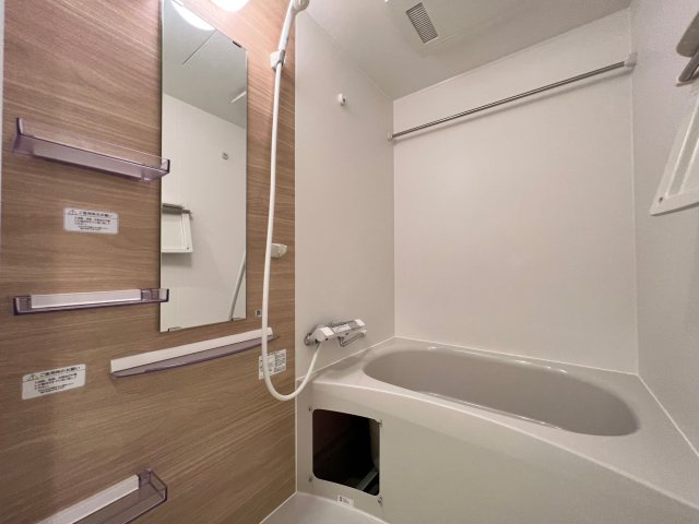 セレニテ本町東リアンの浴室