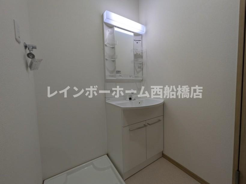 パインルーツ国府台の洗面所