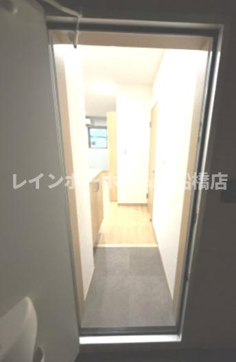 パインルーツ国府台の玄関