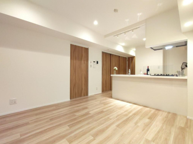 【居間・リビング】 | キャッスルマンション麻布 | 内装施工イメージ※内装写真はイメージです。実際とは異なる場合がございます。
