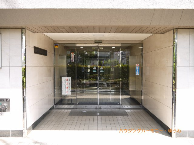 【駐輪場】 | 志村三丁目フラワーホーム | エントランスは、安心のオートロック仕様です。