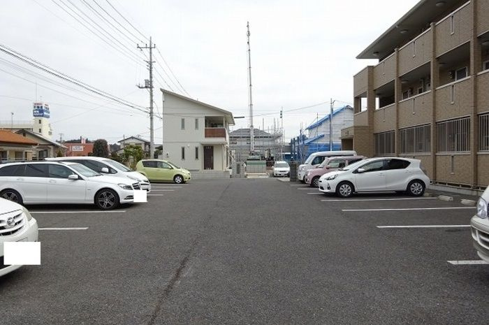 ウエストプラザの駐車場