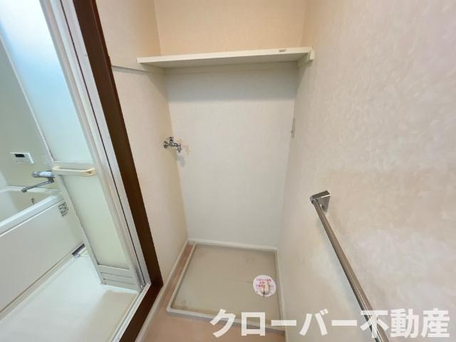 アクティブ・ホーム　８の玄関|洗濯機置場