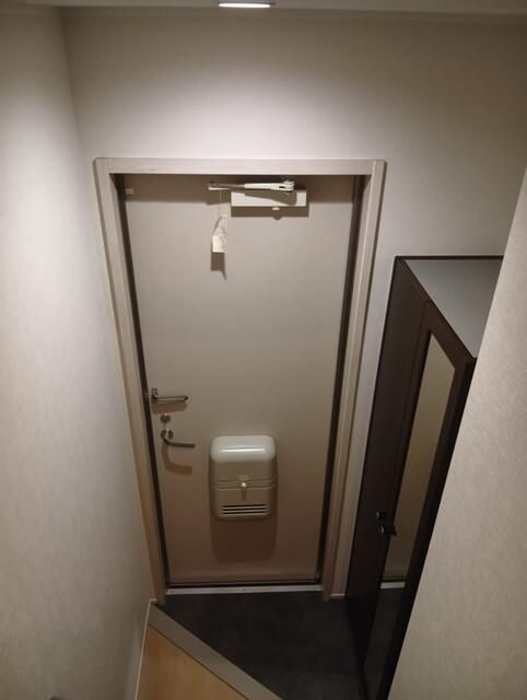 メゾンドロアの玄関