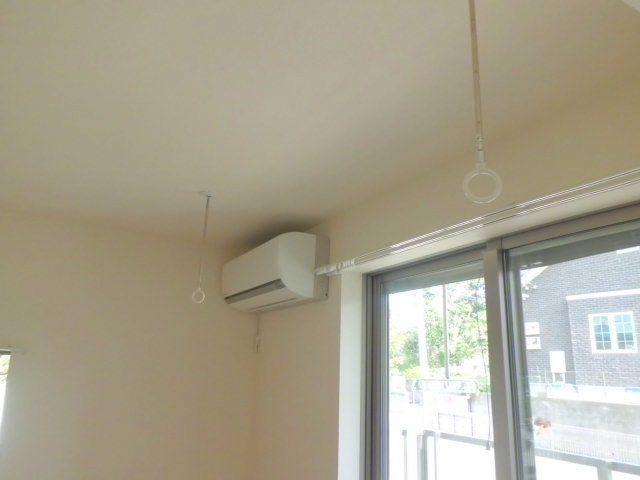 ｍｅｌｖｅｉｌｌｅ メルヴェイユの設備|雨の日に嬉しい室内物干フック　