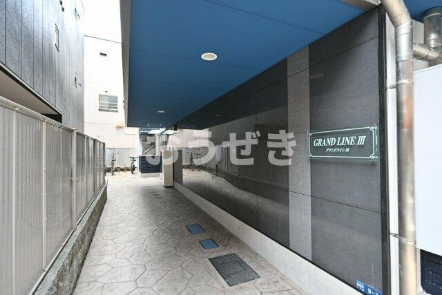 大田区東蒲田１丁目の賃貸マンションのエントランス