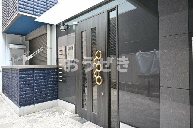 大田区東蒲田１丁目の賃貸マンションのエントランス