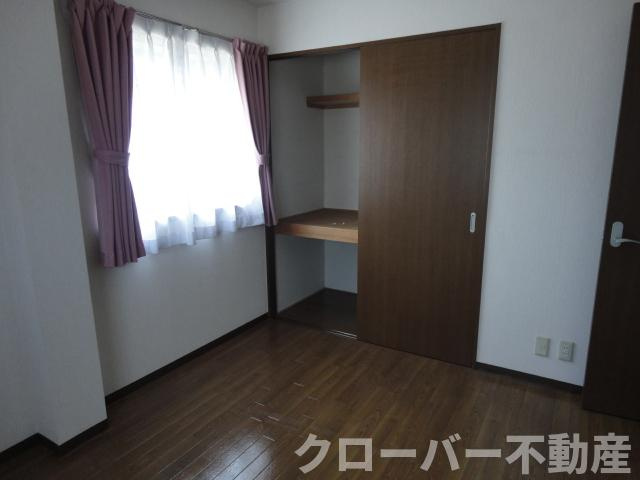 グランディア木太の内装|洋室北（カーテンなし）