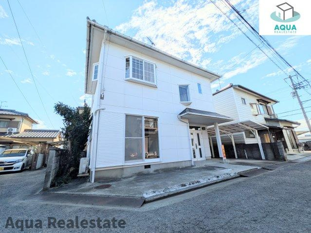 高松市東山崎町　中古戸建の独立洗面台|独立洗面台あり、毎朝おしゃれに忙しい女性の方におすすめです