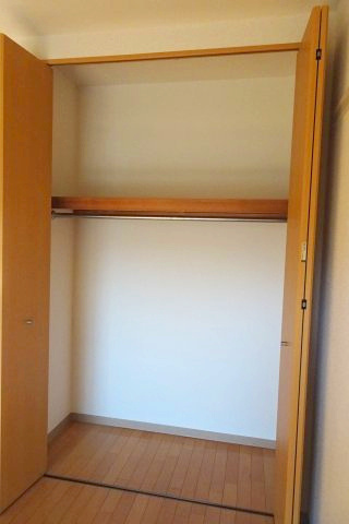 ブールヴァル西原の収納|洋室１　収納　※現況優先　