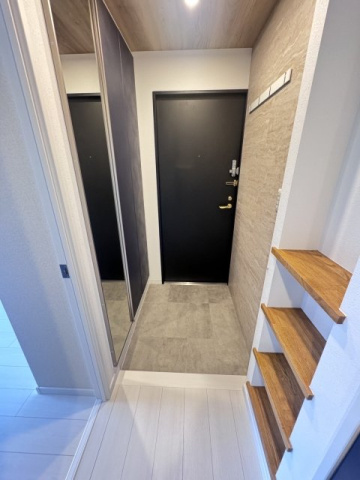 ハウス山の手八幡坂の玄関