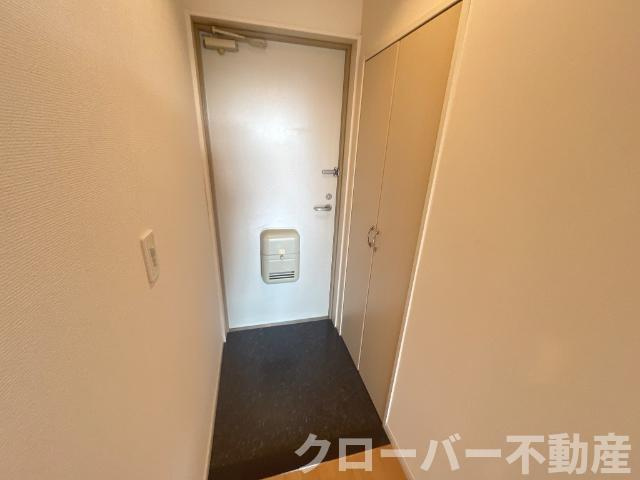 プティスール空港通りの玄関|玄関