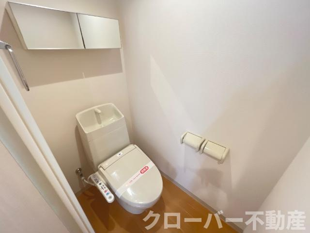 プティスール空港通りのトイレ|シャワー付トイレ