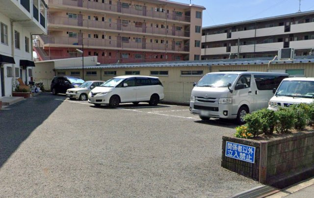 メゾン木村の駐車場