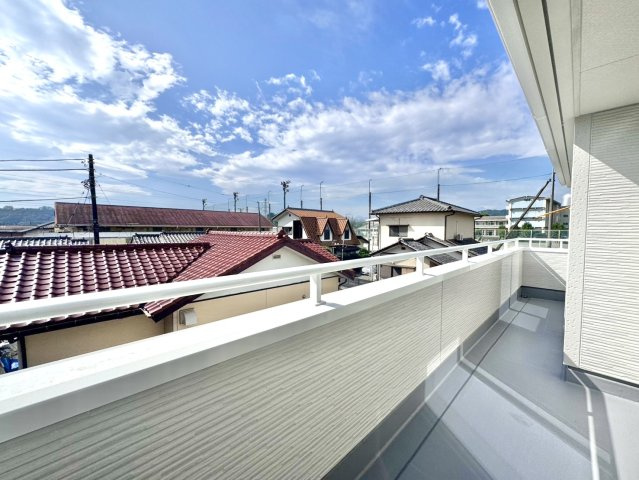【新築戸建】高崎市八幡町第7のバルコニー|■バルコニー｜空が見える広々としたバルコニー♪家族で星空観賞ができて夜が楽しみになりますね☆