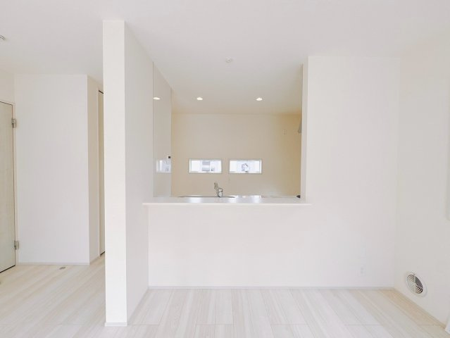 【新築戸建】高崎市八幡町第7のダイニング|■ダイニング｜忙しい朝でもご家族そろってお食事を楽しんでいただける、ゆとりあるダイニングスペース☆