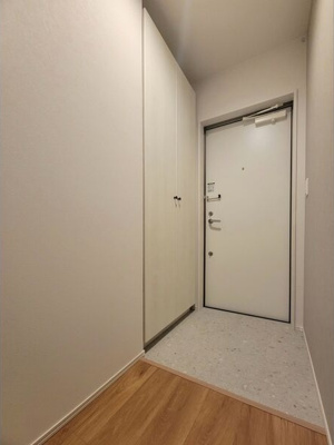 【玄関】 | Louis Apartment 豊中蛍池 ウエスト