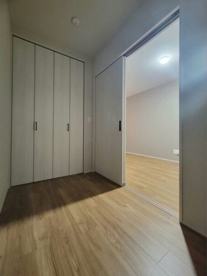 【洋室】 | Louis Apartment 豊中蛍池 ウエスト