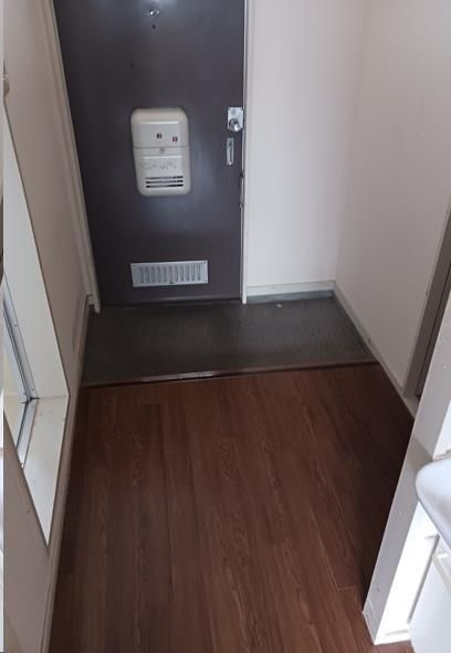 小山マンションの玄関