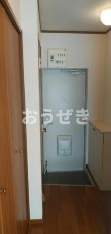 ルモンド三田の玄関