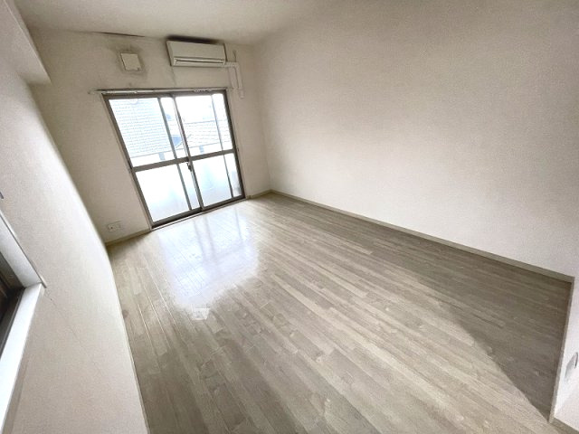 アトール永和の洋室