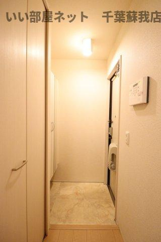 PARK　HILLS　MIYAKOＤの玄関|明るい玄関です