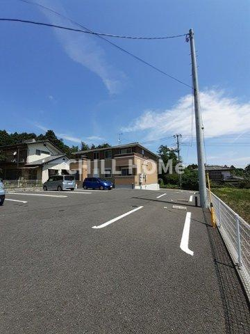 ポラリス・ハウス　Ｂの駐車場|当社、チルホームのHPもご覧ください(^^)/物件情報多数♪