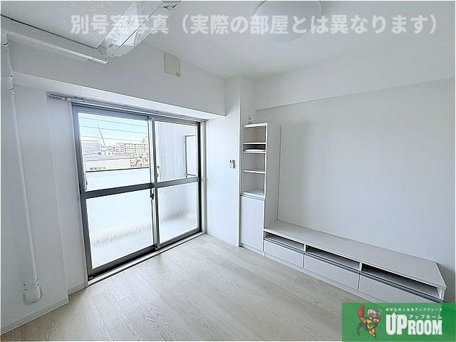 ドゥナーレ辻町の居間・リビング