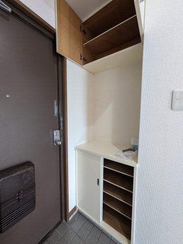 スカイハイツBの玄関