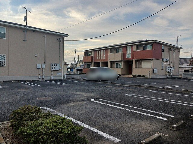 エクセレント・レジデンスＡの駐車場