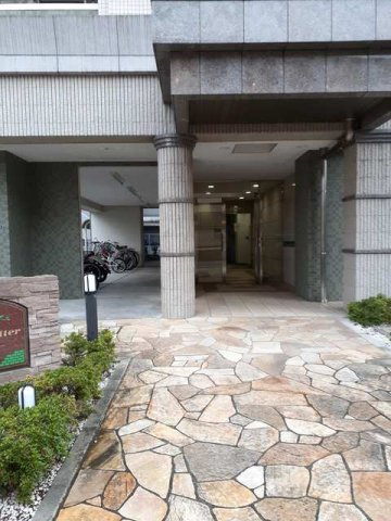 インサイド　レターのエントランス