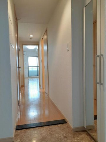 インサイド　レターの玄関