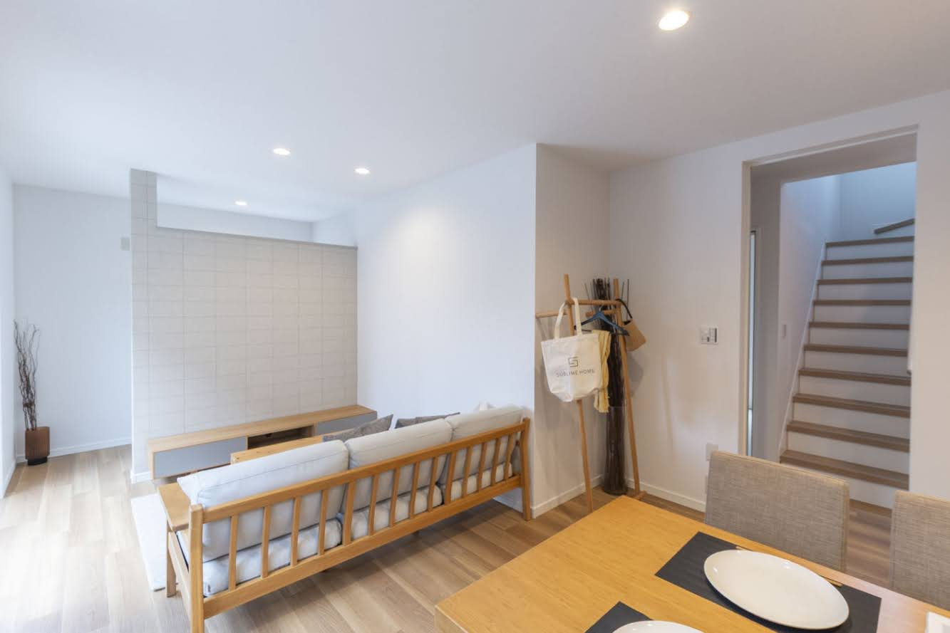 守山市伊勢町　中古戸建の居間・リビング