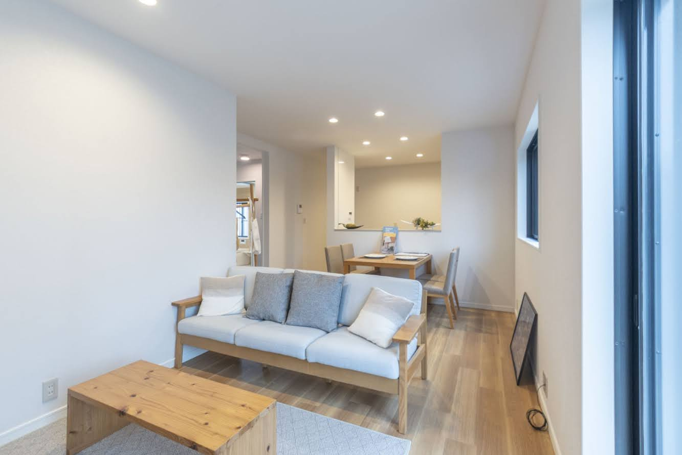 守山市伊勢町　中古戸建の居間・リビング