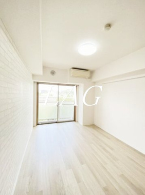 【居間・リビング】 | ベルパーシモン | 洋室のお部屋です。