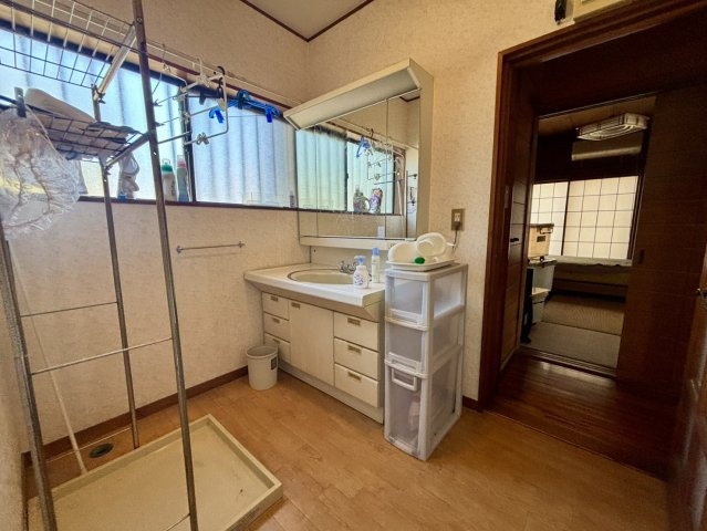 野田市野田　中古戸建の脱衣所