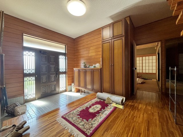 野田市野田　中古戸建の玄関|とても開放的な玄関です！