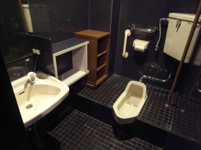 豊中市本町３丁目の店舗一部