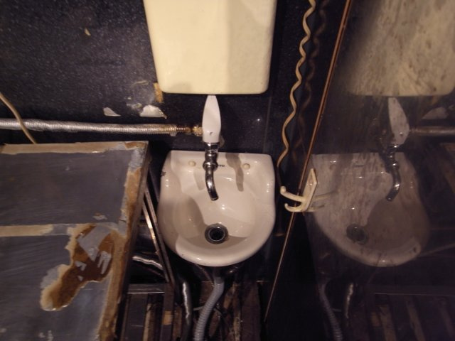 豊中市本町３丁目の店舗一部