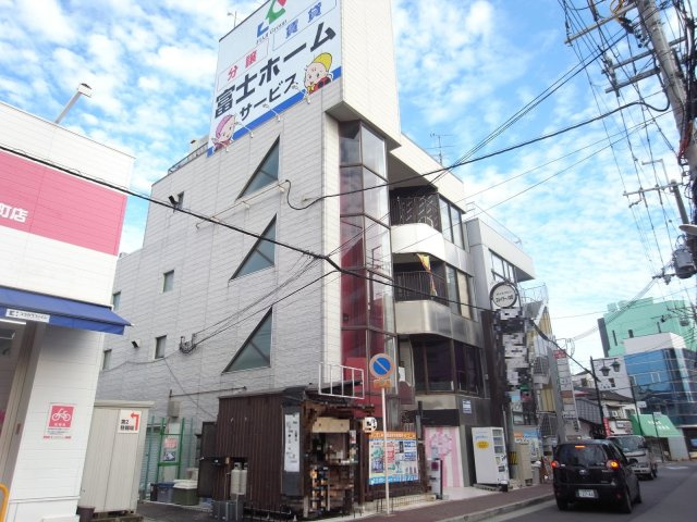 豊中市本町３丁目の店舗一部の外観