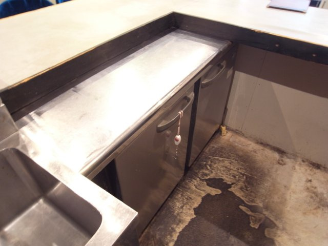 豊中市本町３丁目の店舗一部