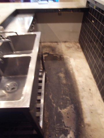 豊中市本町３丁目の店舗一部