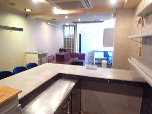 豊中市本町３丁目の店舗一部