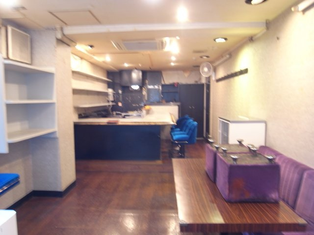 豊中市本町３丁目の店舗一部