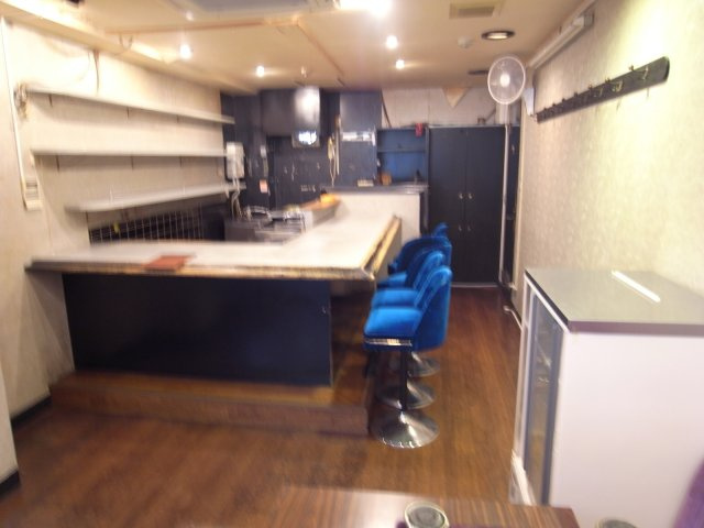 豊中市本町３丁目の店舗一部
