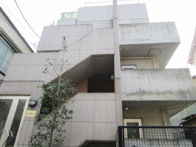 昭和ヒルズの外観|打ちっぱなしのオシャレな外観です