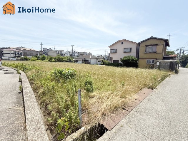 神戸市西区伊川谷潤和　土地の前面道路含む現地写真|●年中無休：当日予約可●前面道路は幅員約4ｍ、交通量少なく安心の環境です。
